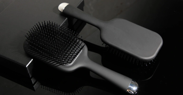 Perfect Sleekness, Naturally: A Guide to Straightening Hair Brushes for Effortless, Salon-Smooth Results