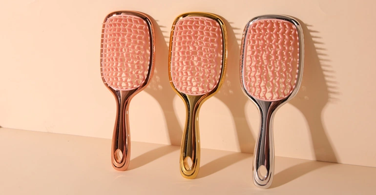 Discover the Art of Effortless Styling: A Guide to Traditional Textured Hair Brushes for Every Curl & Wave