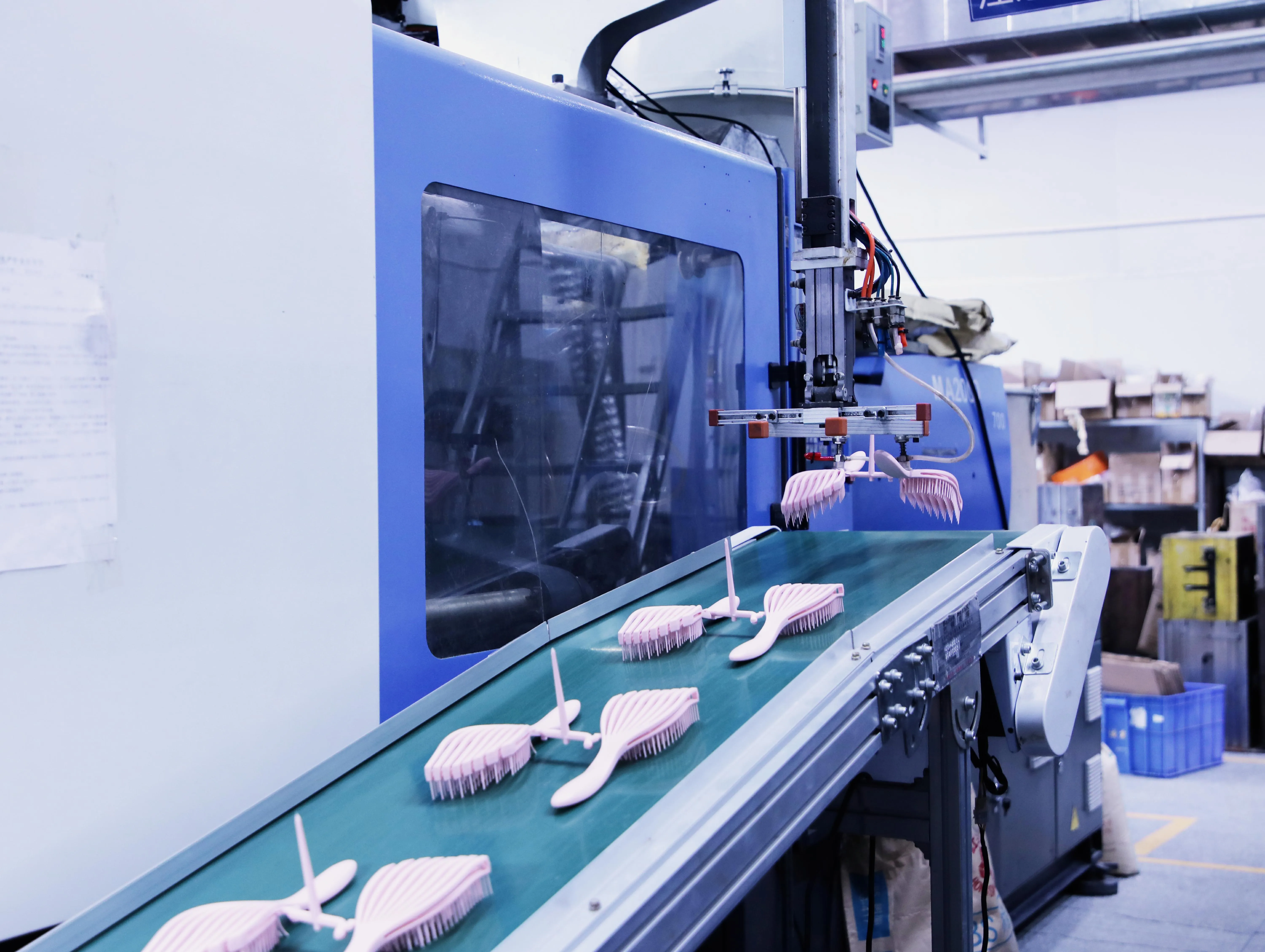 Behind the Scenes: How Custom Hair Brushes are Made in Modern Factories